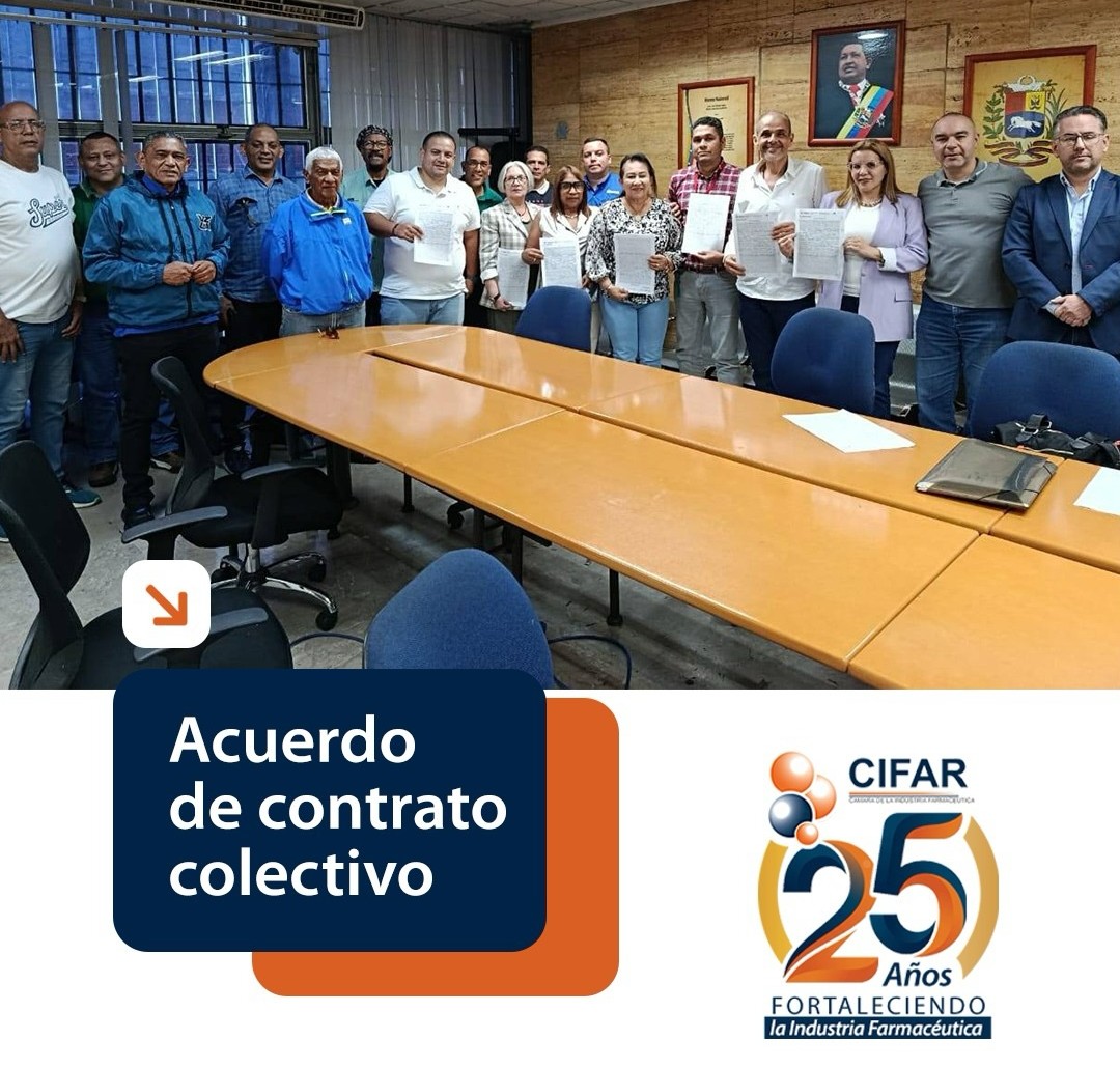 Representantes de FETRAMECO, CIFAR, CANAMEGA, CAVEME y el Ministerio del Trabajo durante la firma de la Convención Colectiva.